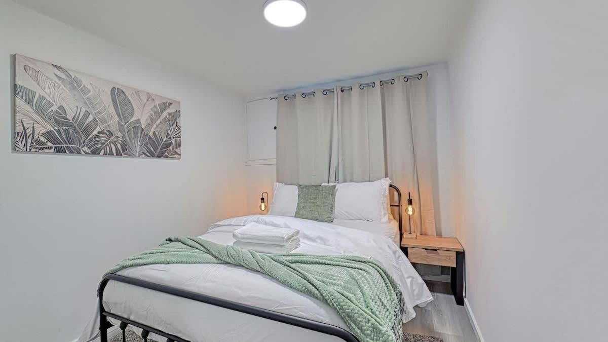 Cozy 2BR Suite Near Zoo & downtown Walk to C-Train - B&B Calgary