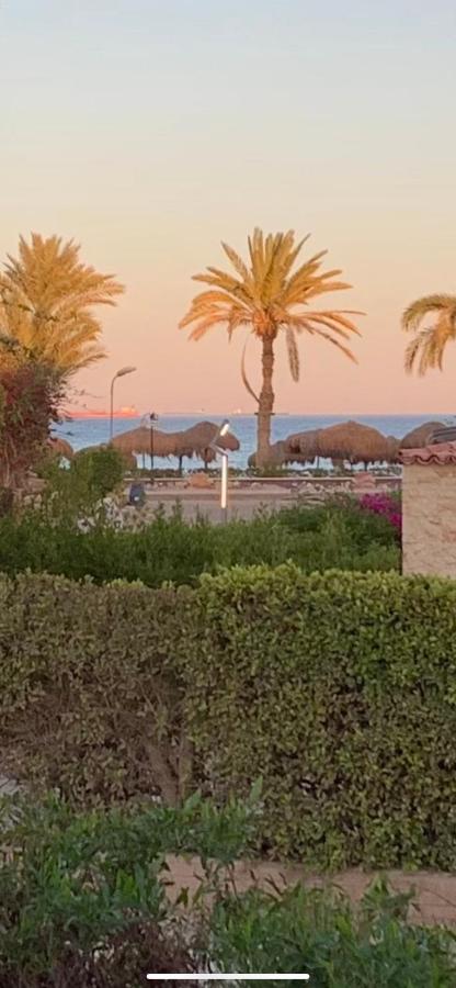Beach Front Villa - Sea View - Ain Sokhna Red Sea فيلا على الشاطئ - إطلالة على البحر - الطابق الأرضي مع حديقة - Chambres d'hôtes Al ‘Ayn as Sukhnah