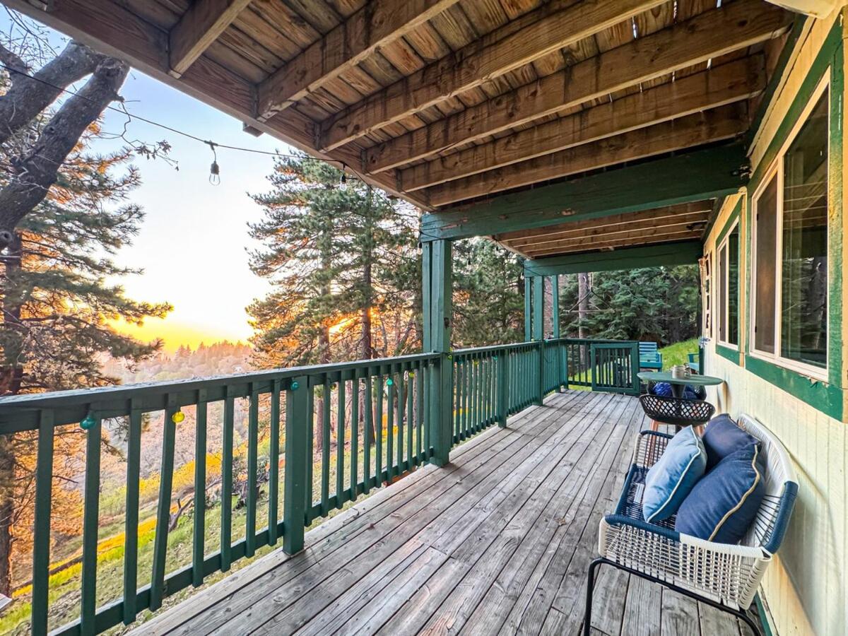 Alpine Lookout Cabin - 2 Balconies & Private Suite - B&B Running Springs