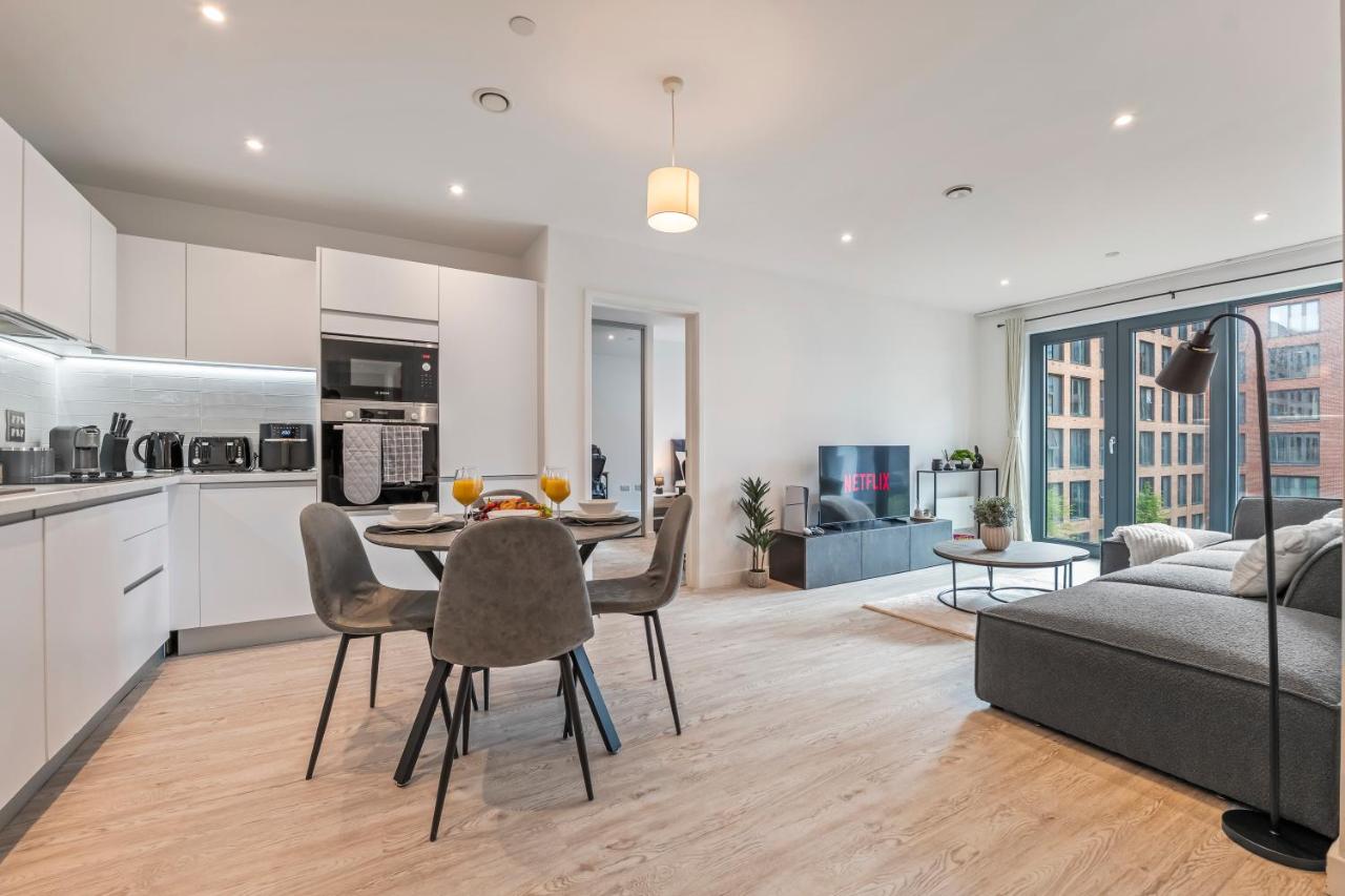2BR City Centre, Sleeps 6, PS5, Netflix, Disney - Bed and Breakfast Birmingham