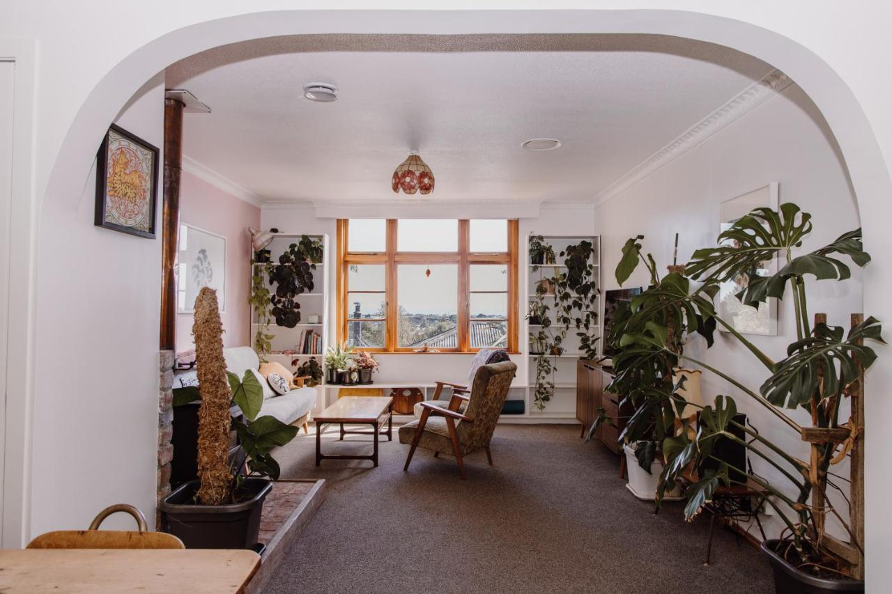 1920s Character Home with Coastal Views & Bush - B&B Greymouth