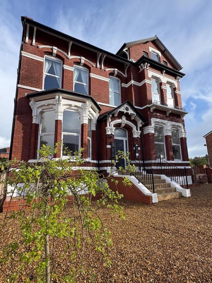 York Road Suites, Suite Three, Free Parking - Ferienwohnung Southport