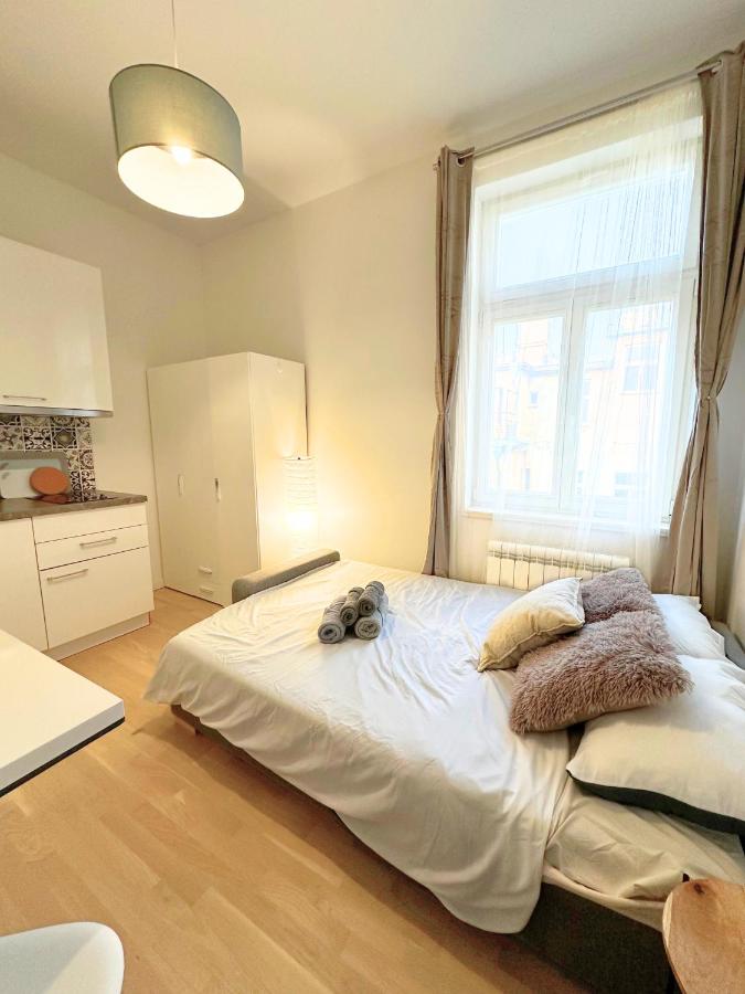 Small City Apartment - B&B Praga