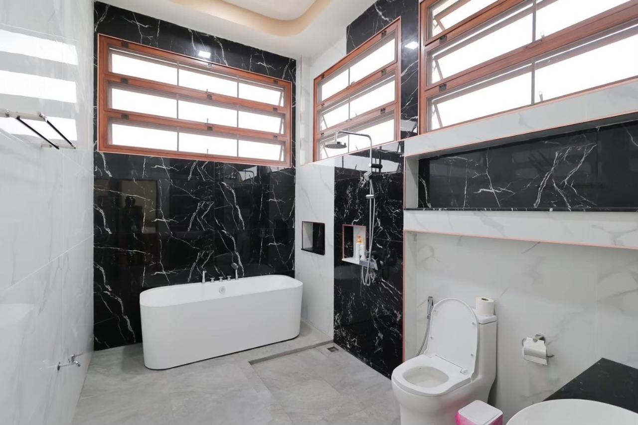 Chiang Mai Private "Davin Pool Villa" CNX 2km to Central Festival - B&B Chiang Mai