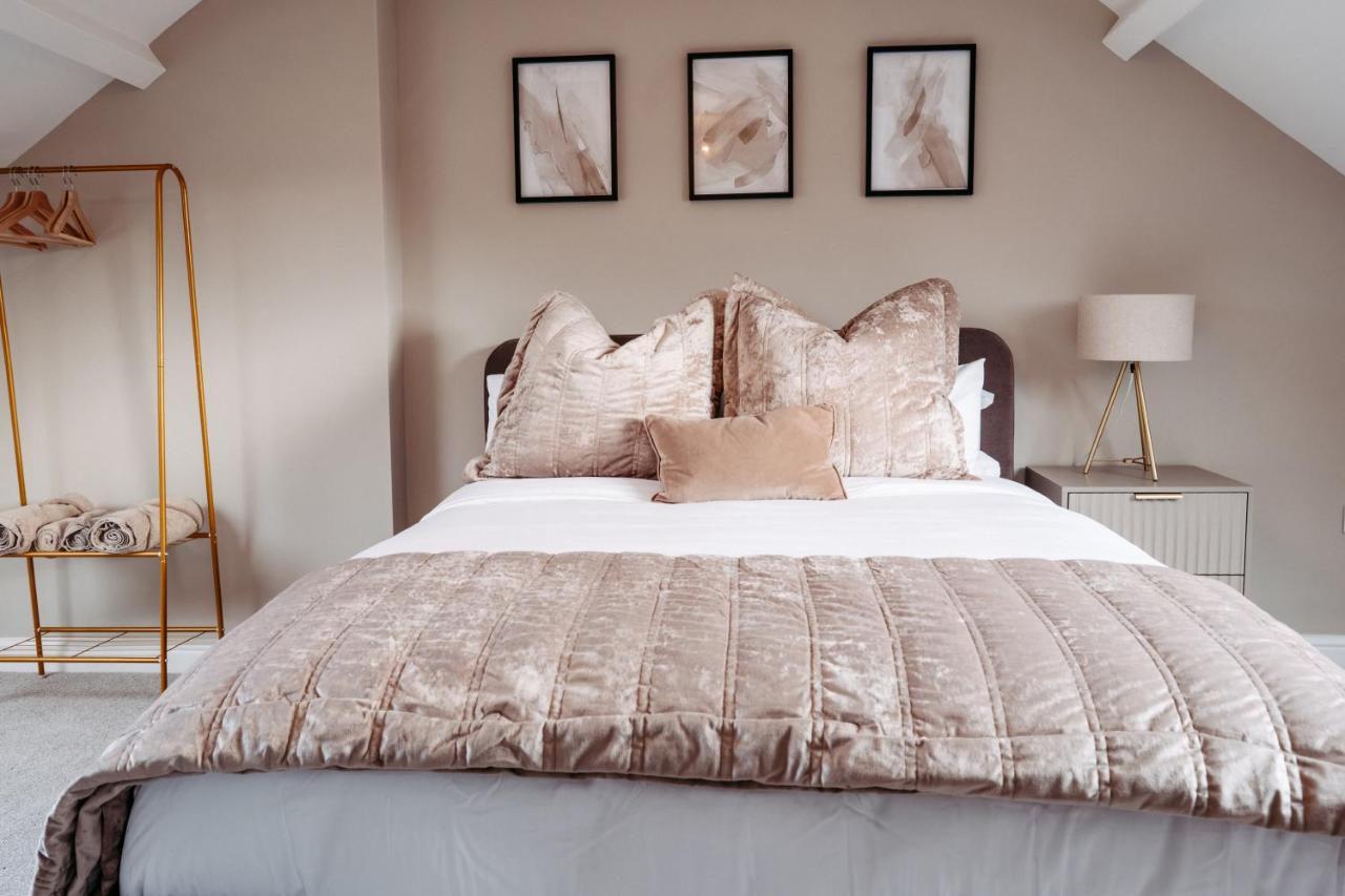Seabreeze Retreat-Luxury 2 Bedroom Apartment-Free Private Gated Parking On-Site - Chambres d'hôtes Scarborough