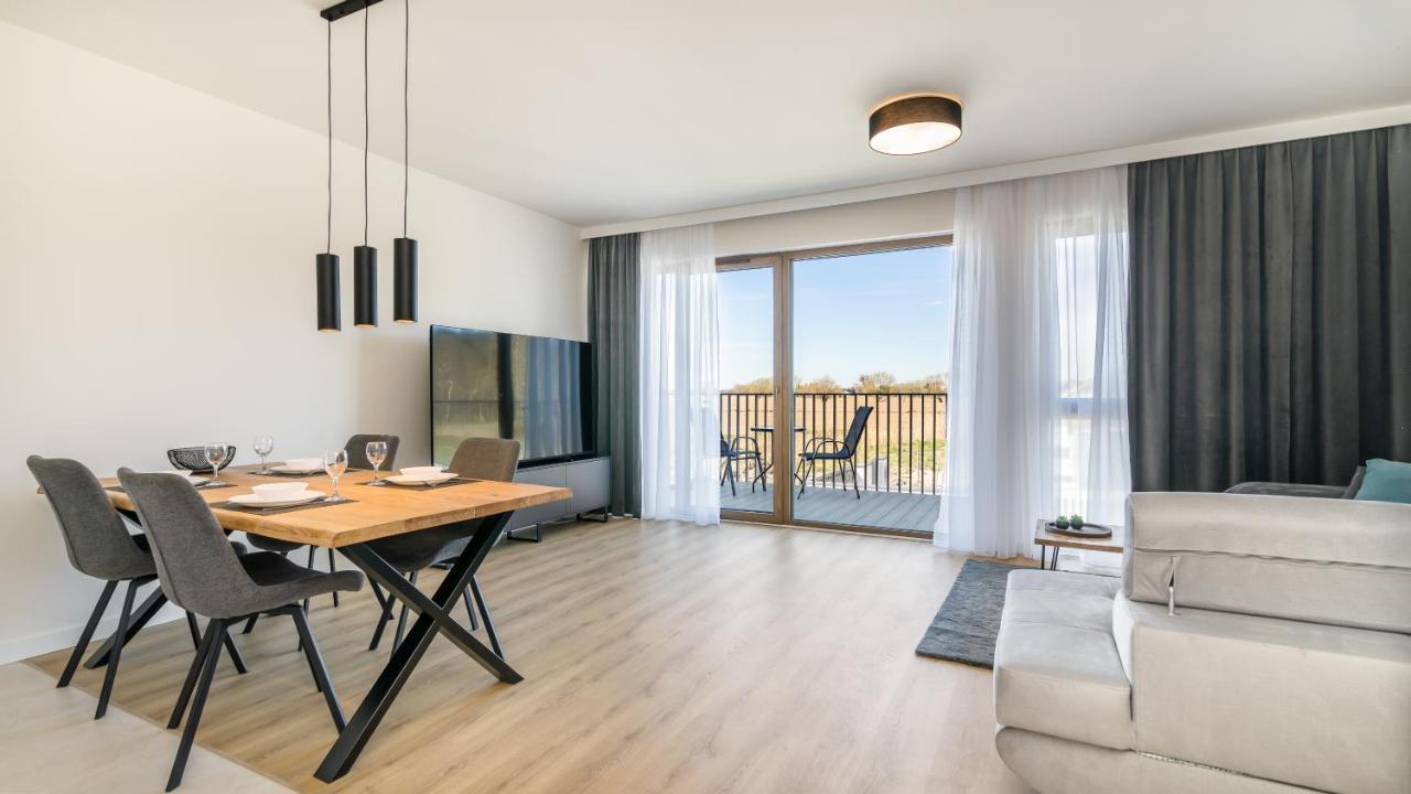 CITYSTAY Nowoczesny Apartament z tarasem na Wyspie Sobieszewskiej - Chambres d'hôtes Gdańsk