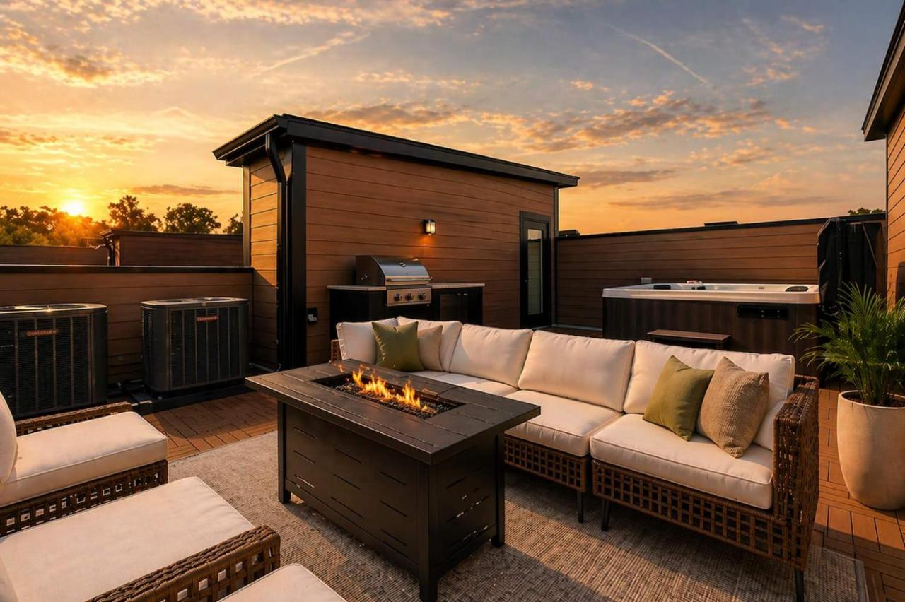 Multi-Level Retreat with Hot Tub and Rooftop Views - B&B Nashville