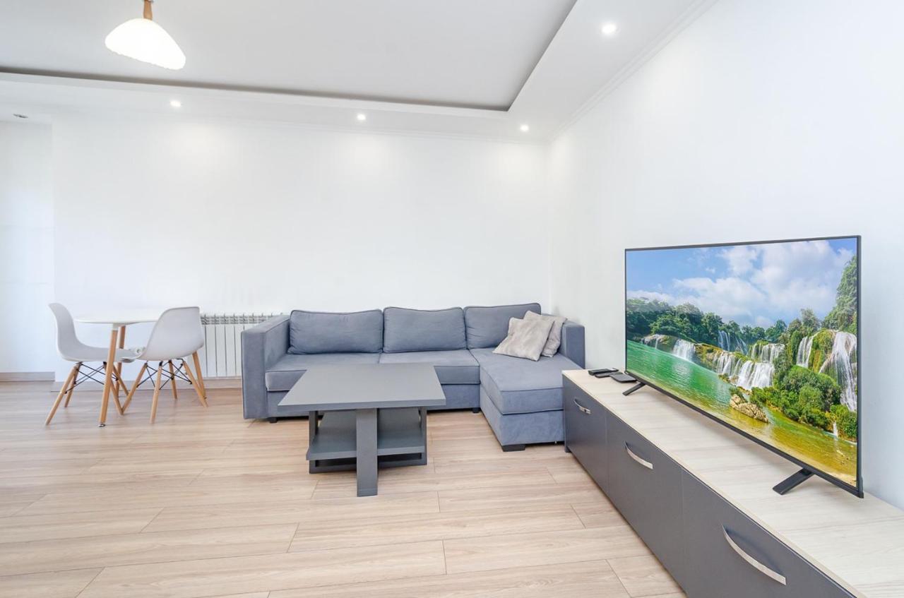 21Great apartment near Republic Square with a balcony - Chambres d'hôtes Erevan