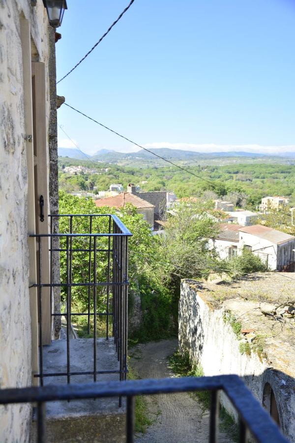 Roukouneli Traditional Stone House - Terrace & BBQ - B&B Arménoi