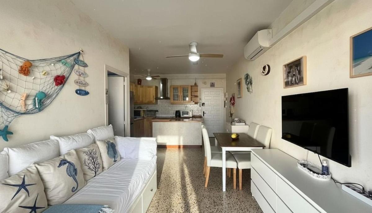 Apartamento con Vistas al Canal y Terraza Roses - Bed and Breakfast Roses