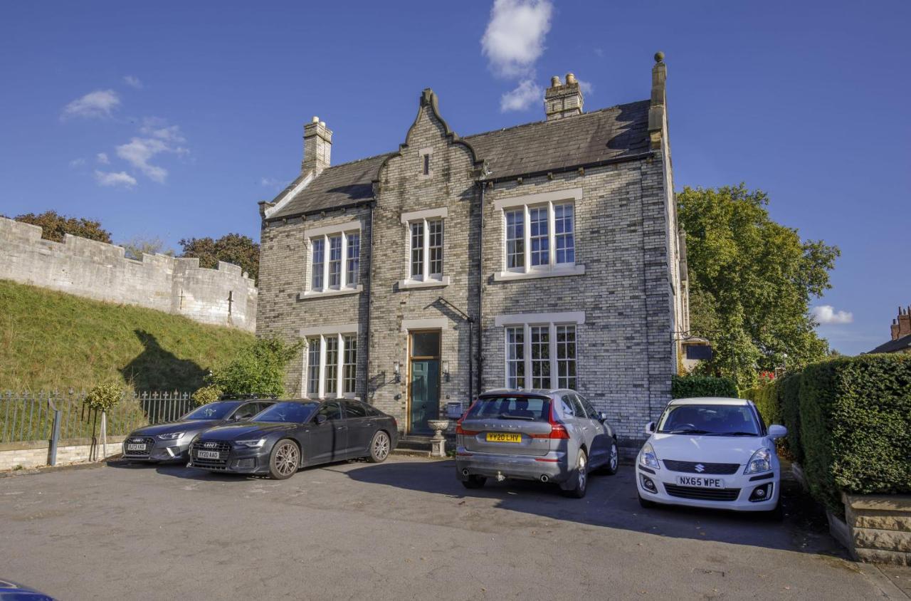 3 St Thomas's House - Bed and Breakfast York