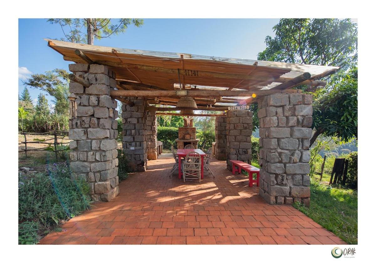 NYERI 4BR FARMHOUSE Retreat Valley Views By ORAK - B&B Kericho