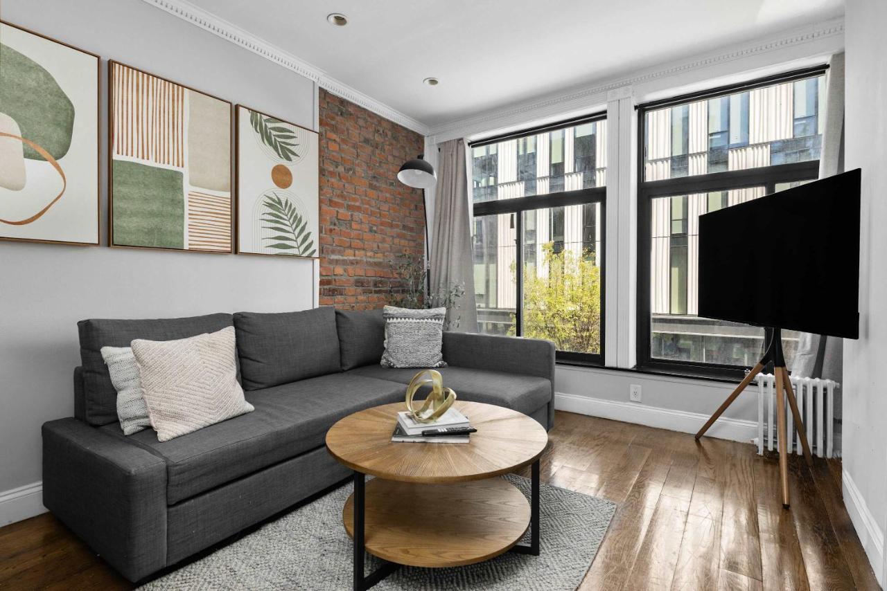 Stylish 3-Bedroom Lower East Side Stay - B&B New York