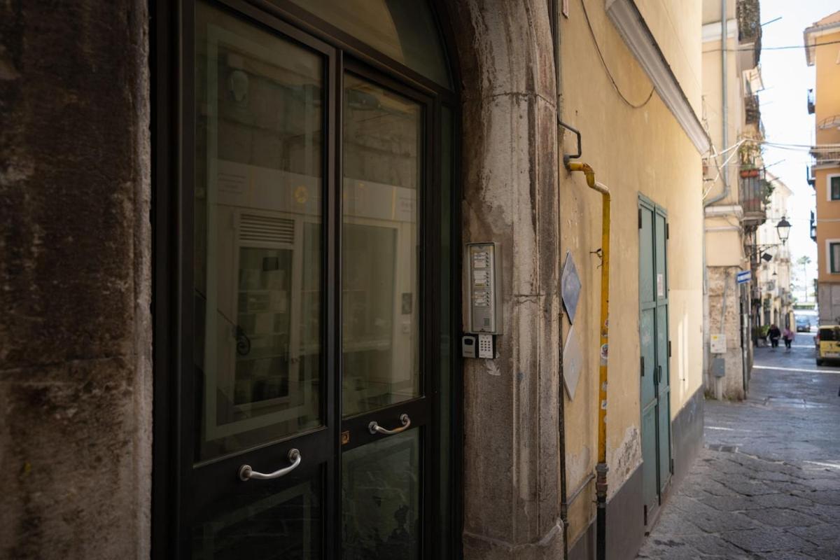 Porta di Mare30 Apartment - Close by the beach - B&B Salerno