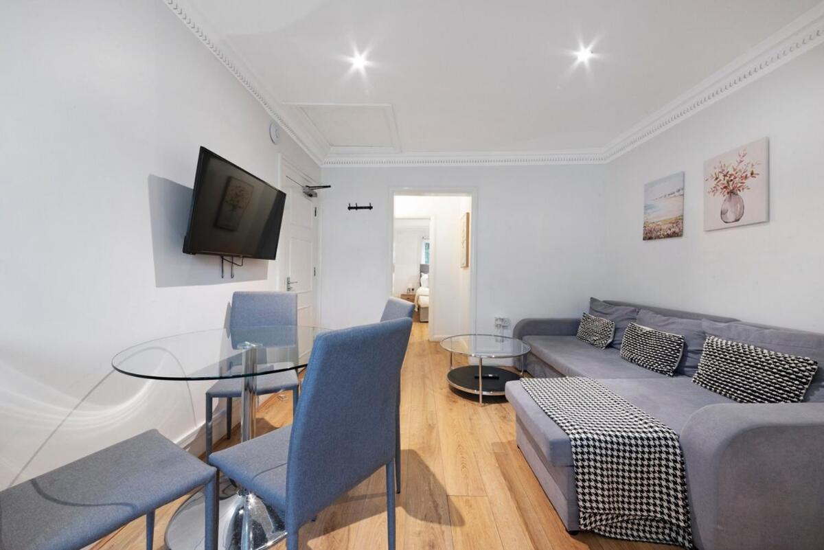 2 Bed Piccadilly Apartment 4 - B&B London