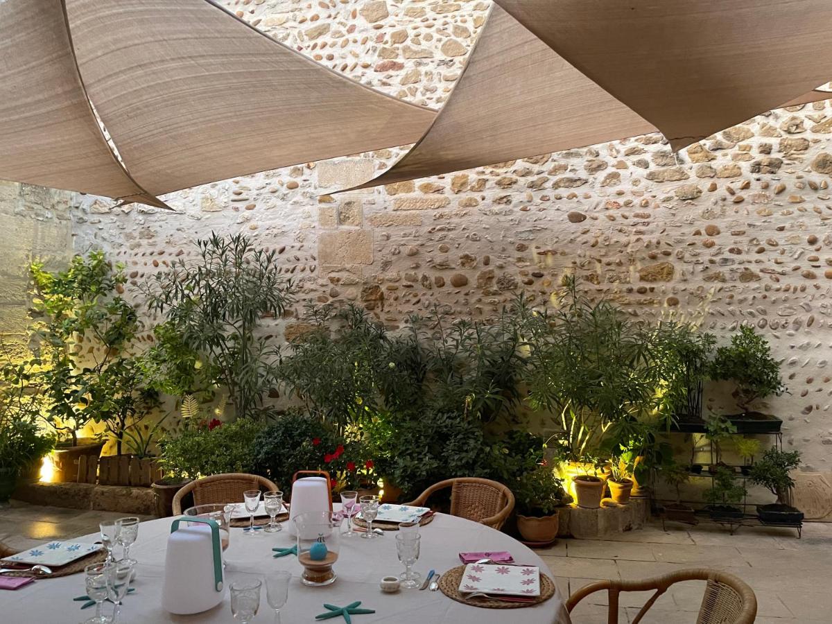Suite de charme avec patio dans village - B&B Domazan