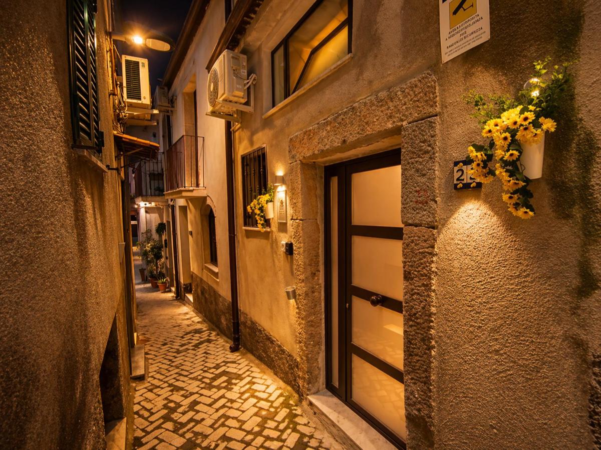 Romantic Sicilian Escape Near Taormina & Alcantara Gorges - Ferienwohnung Graniti