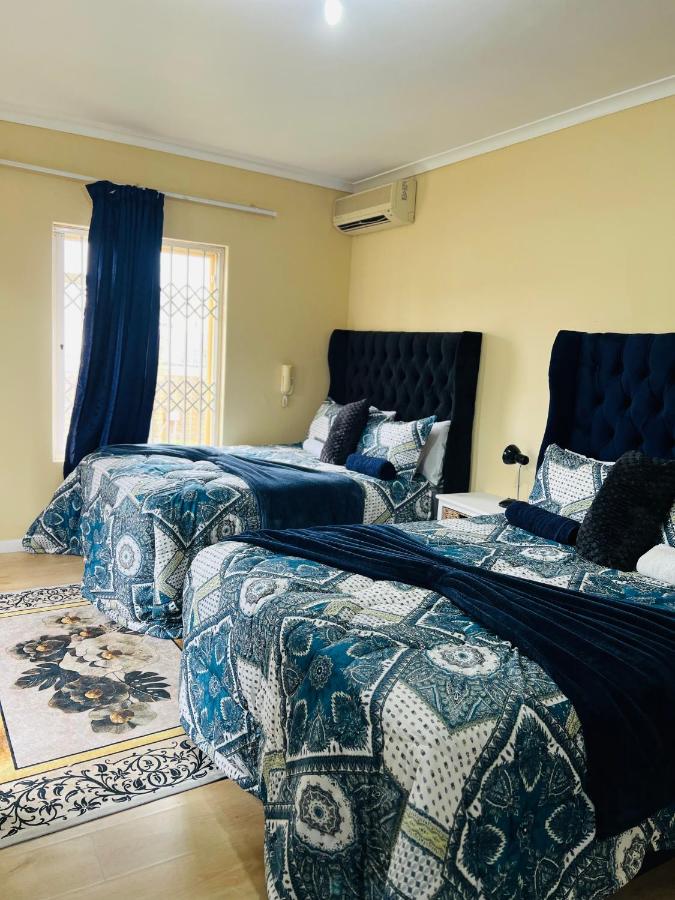 Deluxe Double Room (2 Adults + 1 Child)