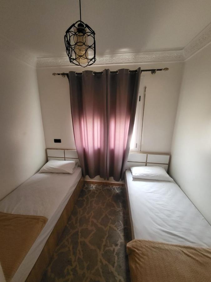 Errachidia Airport Apartment AC 15 Min Walk to Airport Gateway to Merzouga - Chambres d'hôtes Oulad Al Haj