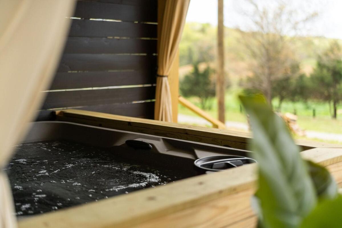 Hot Tub - King Suites - Outdoor Fireplace & Lounge - Ferienwohnung Wingina