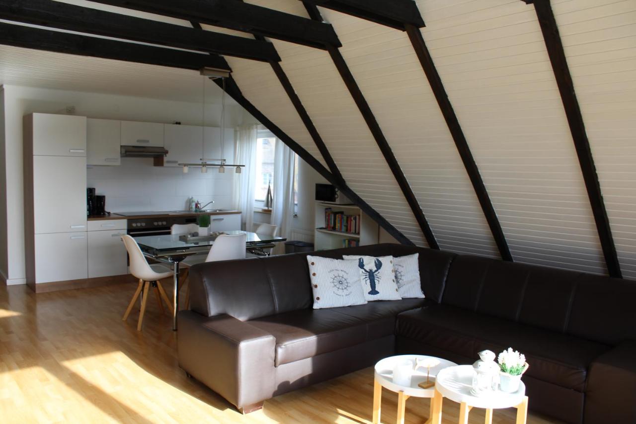 Moderne FeWo mit Balkon in ruhiger Lage - B&B Grömitz