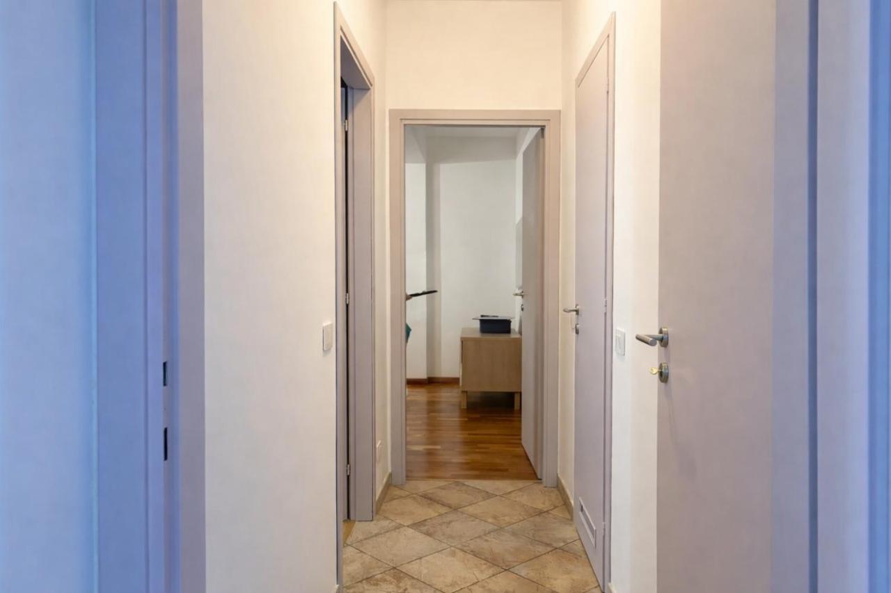 Veltro House - ampio appartamento x6, bagno con vasca in camera - B&B Trieste