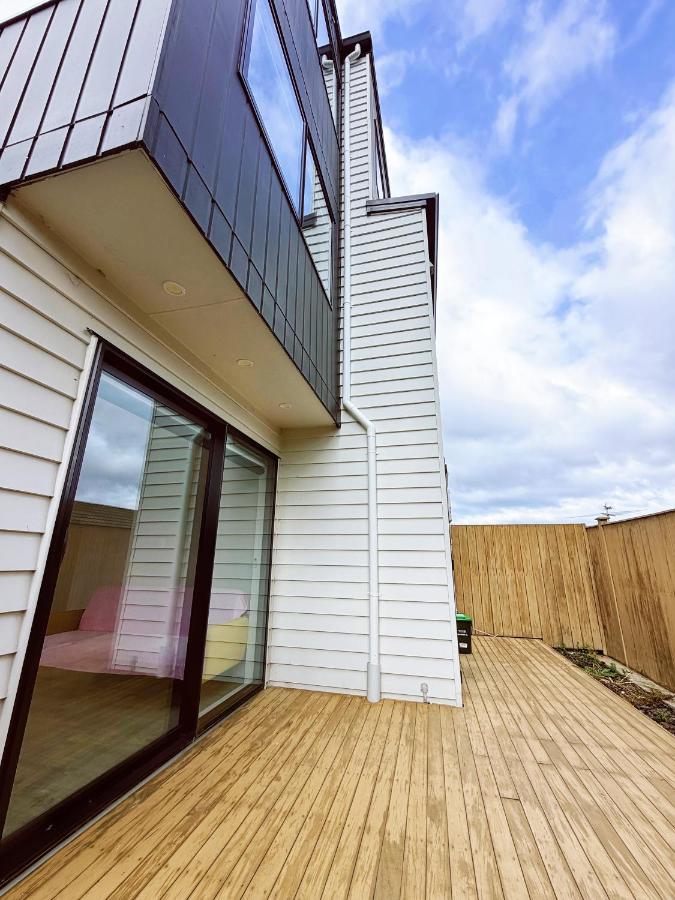Bright Home Travel Service at Mt Albert - B&B Auckland