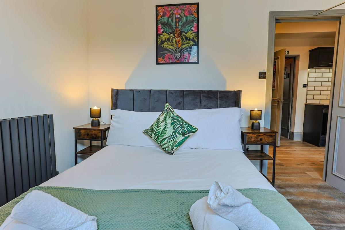Casa Cabana - Building - sleep 20 - B&B Newcastle upon Tyne