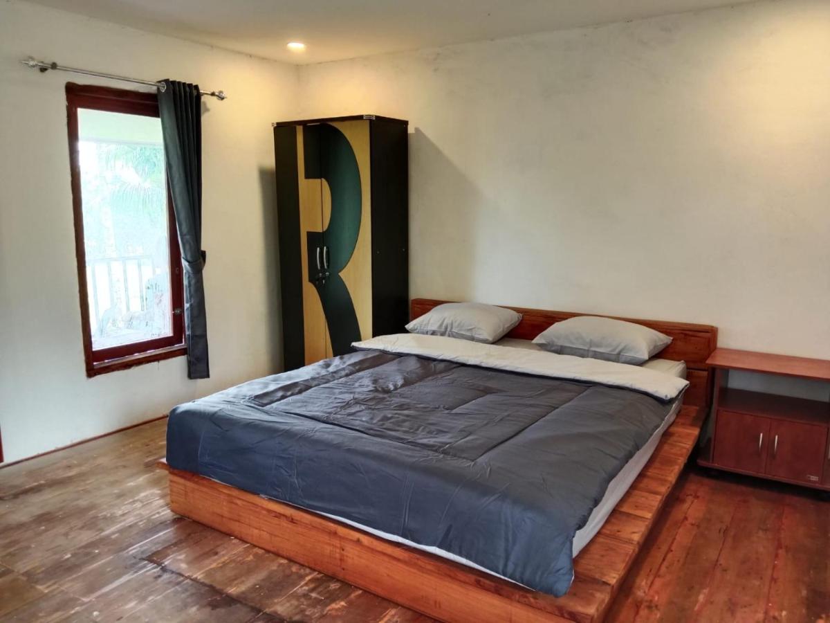 Benang Kelambu Cottage - B&B Praya