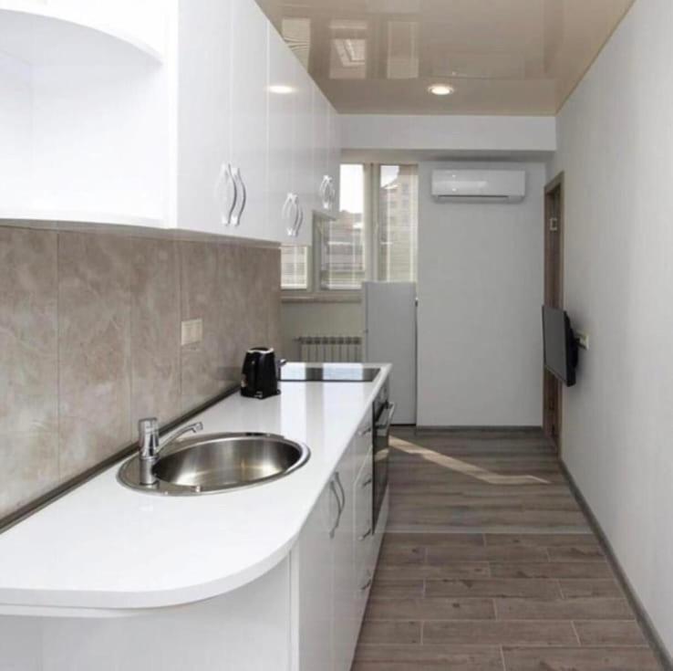 71Excellent apartment in the center of the capital with a balcony - Chambres d'hôtes Erevan