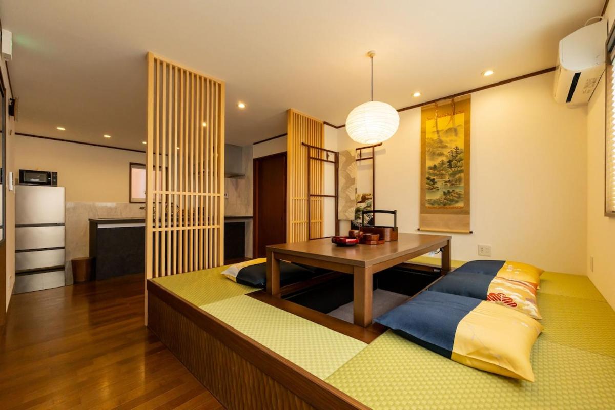 Luxury Japanese Villa丨Family-Friendly丨Fits Groups丨Near Osaka Castle丨450m to Kyobashi丨Rakui - Chambres d'hôtes Osaka