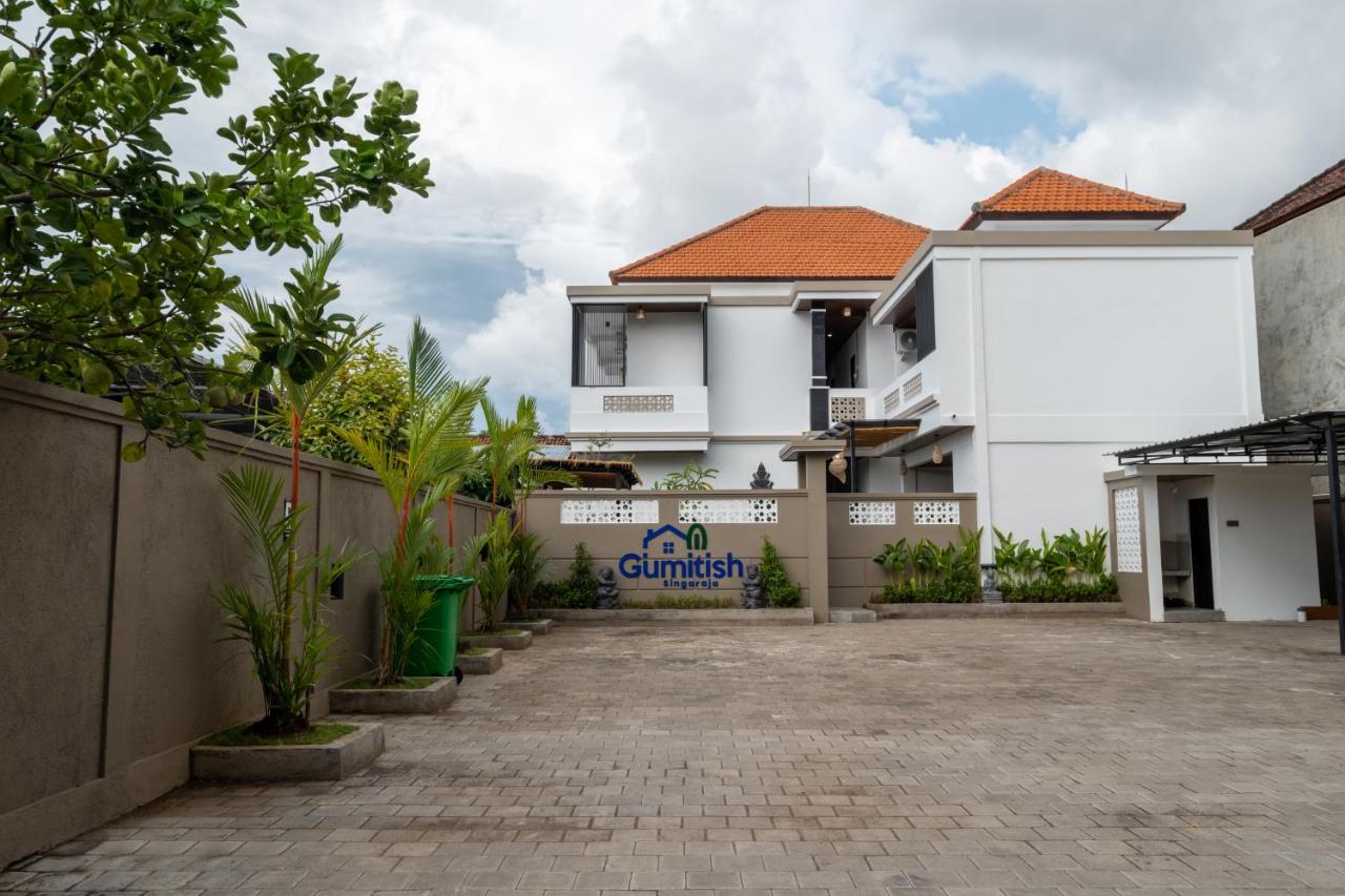 Gumitish Residence Singaraja - Chambres d'hôtes Singaraja