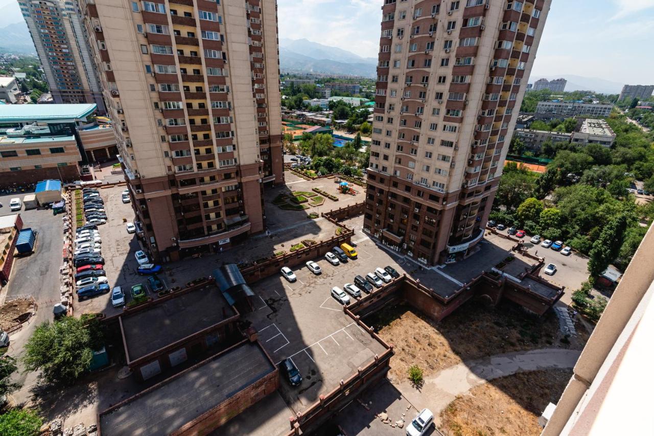 2-комн рядом с MEGA уютная квартира 4 чел - Chambres d'hôtes Almaty