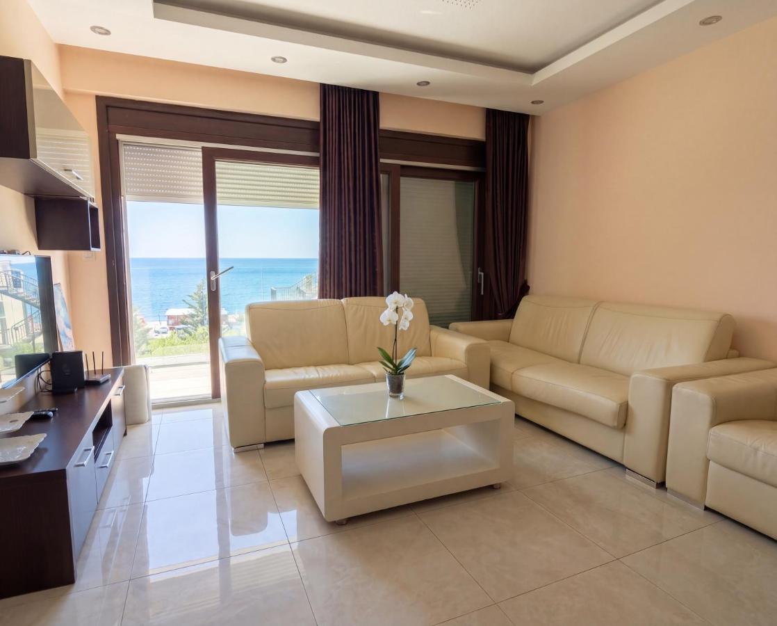 Shine Residence First Line Sea View - B&B Bečići