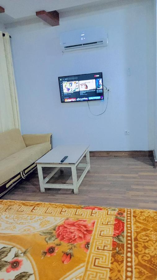 Crown Palace Guest House - B&B Peshawar