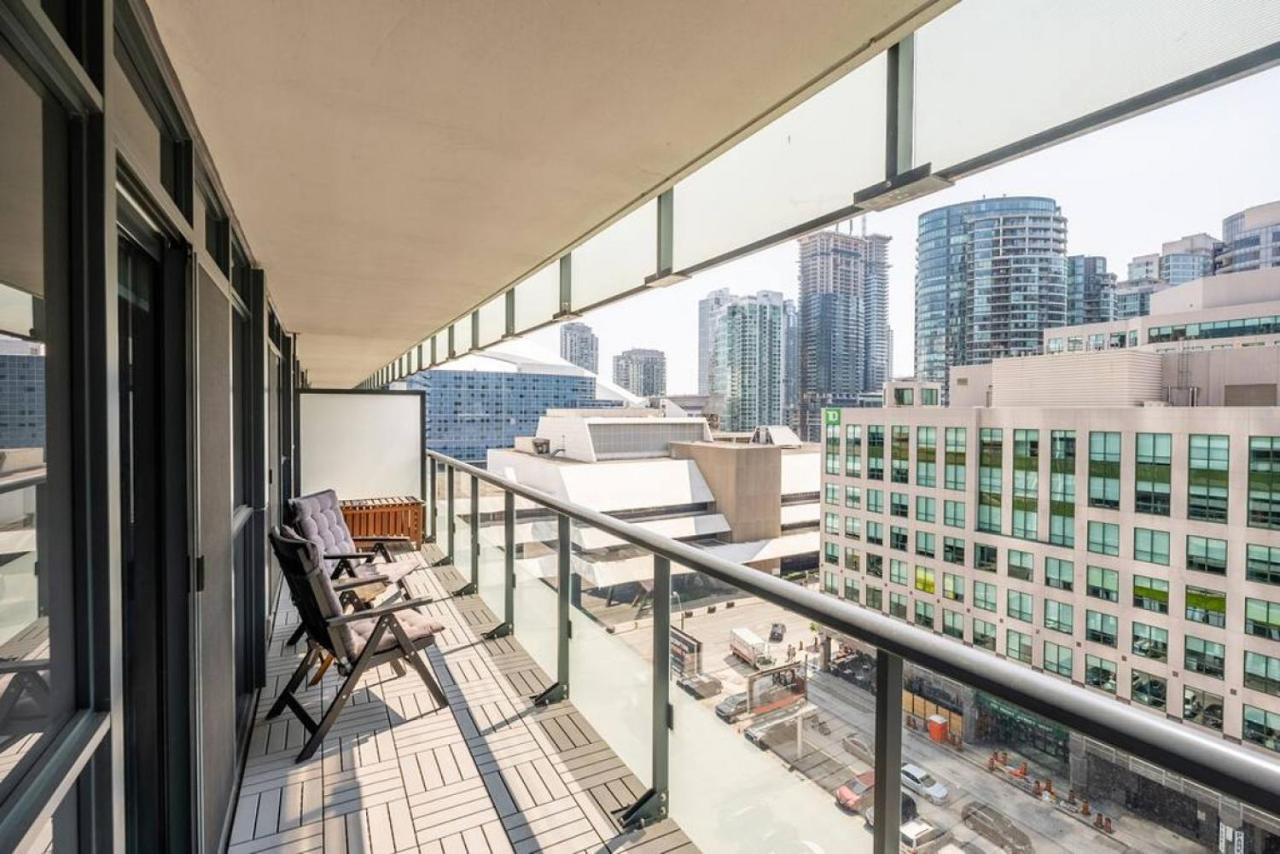 Incredible 2BR Luxury Executive Suite with Parking - Ferienwohnung Toronto