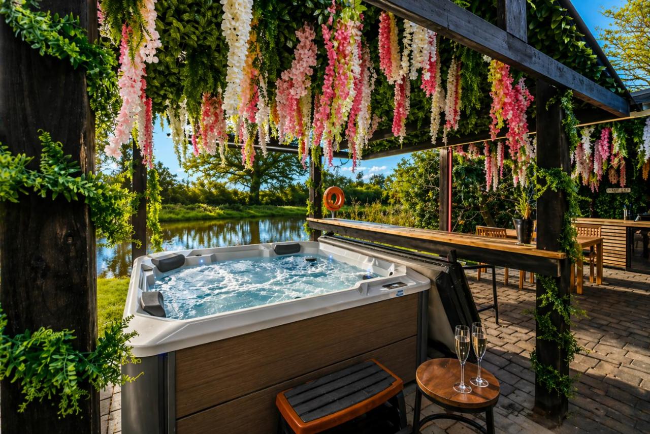 Rosewood Lodge With Hot Tub - Chambres d'hôtes Skipwith