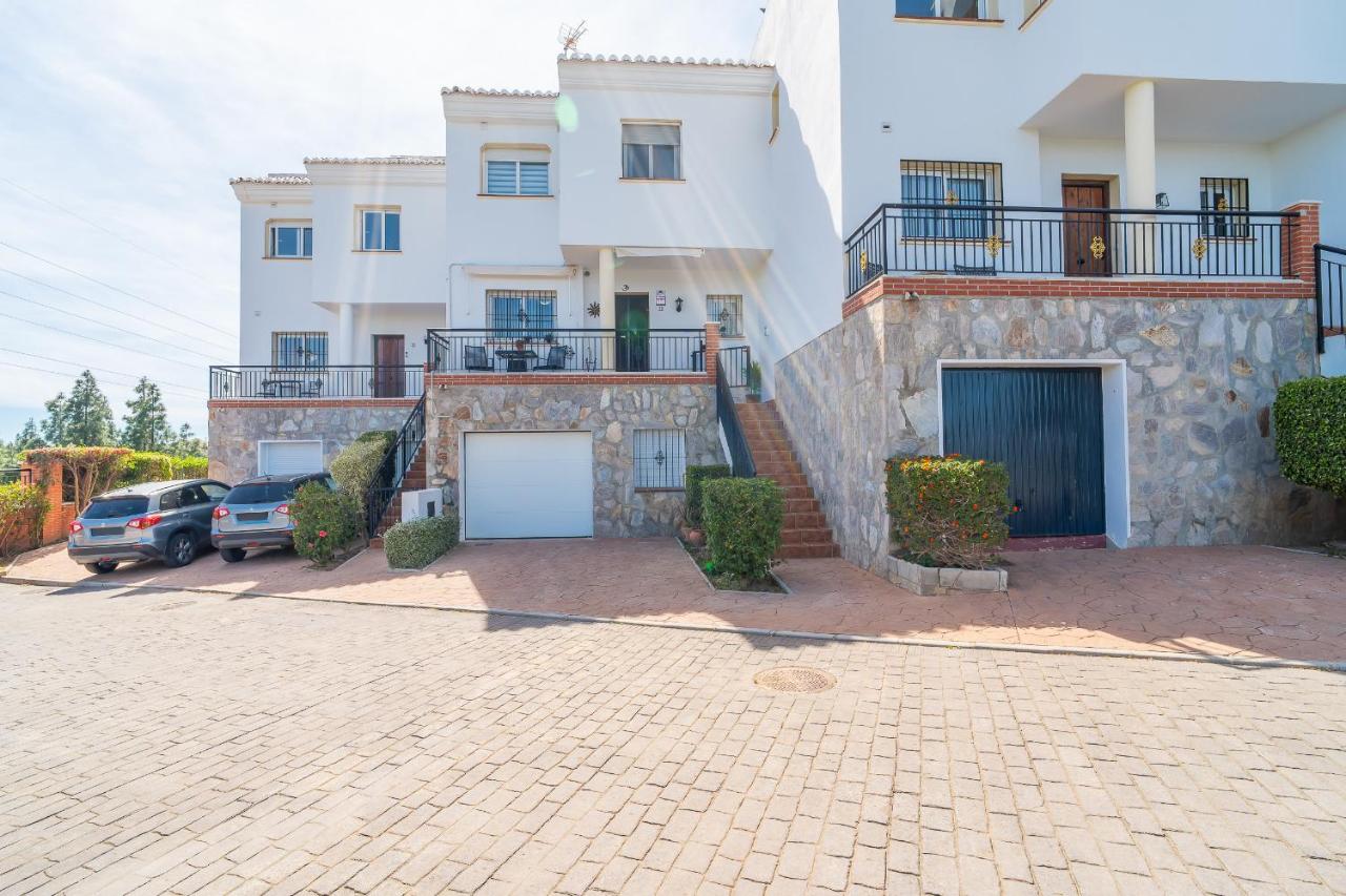 Cubo's Chaparral Townhouse & Community Pool - B&B Mijas Costa