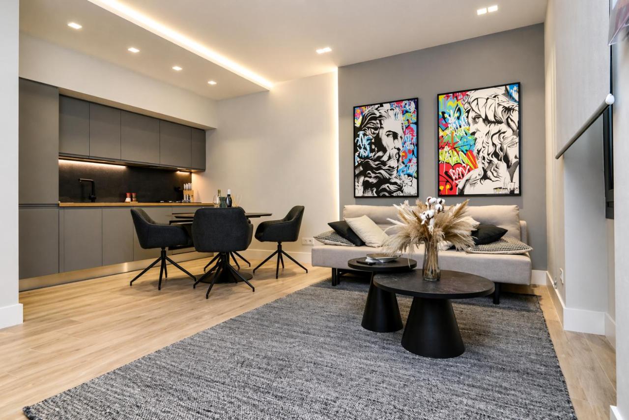 Fontana Suite - 1-Bedroom Apartment with Terrace, Aldo Moro Olbia - Chambres d'hôtes Olbia
