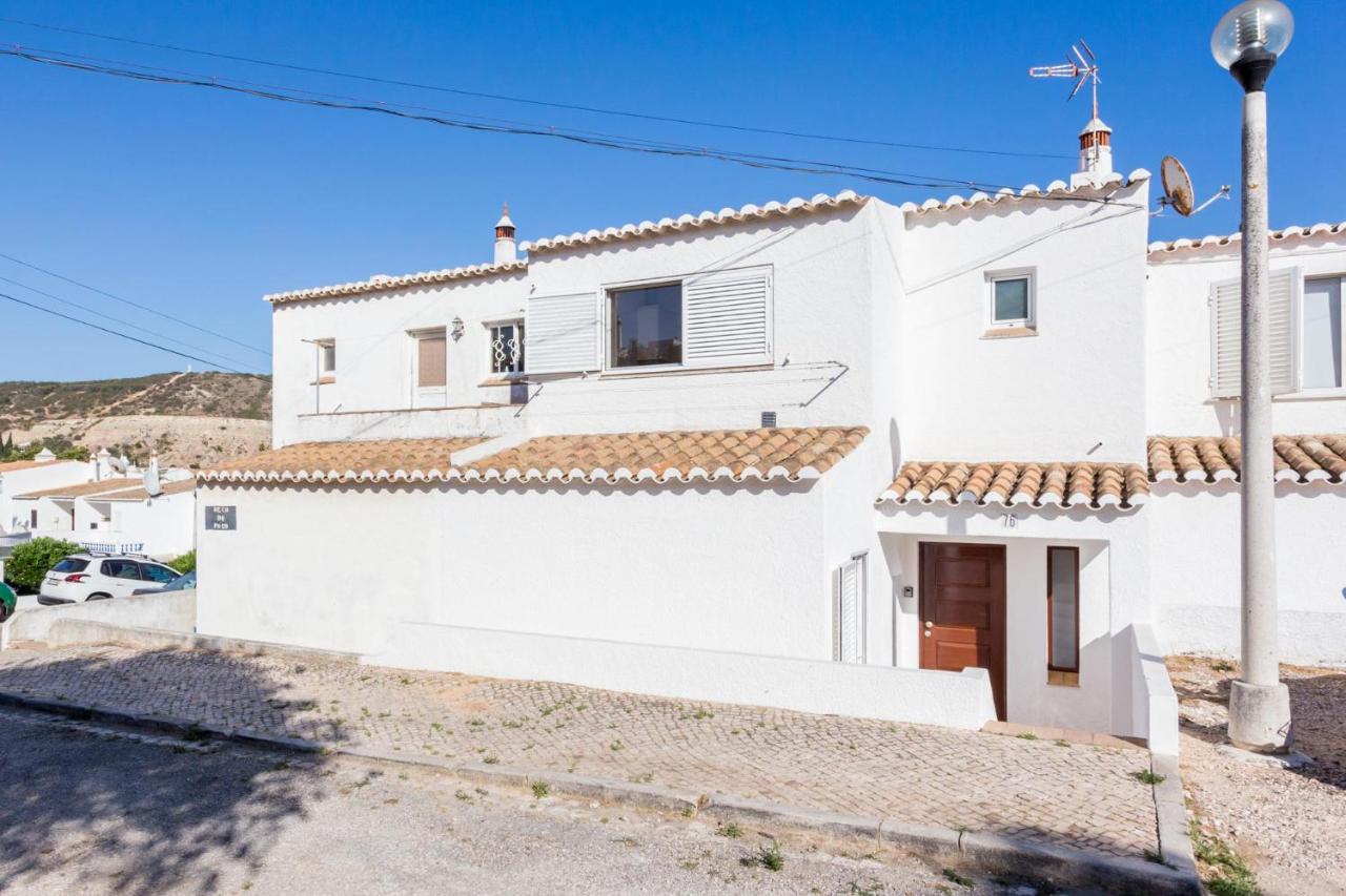 CoolHouses Algarve Luz, 3 Bed Townhouse w/ beautiful sea view, Luz Bay 76 - Chambres d'hôtes Senhora da Luz