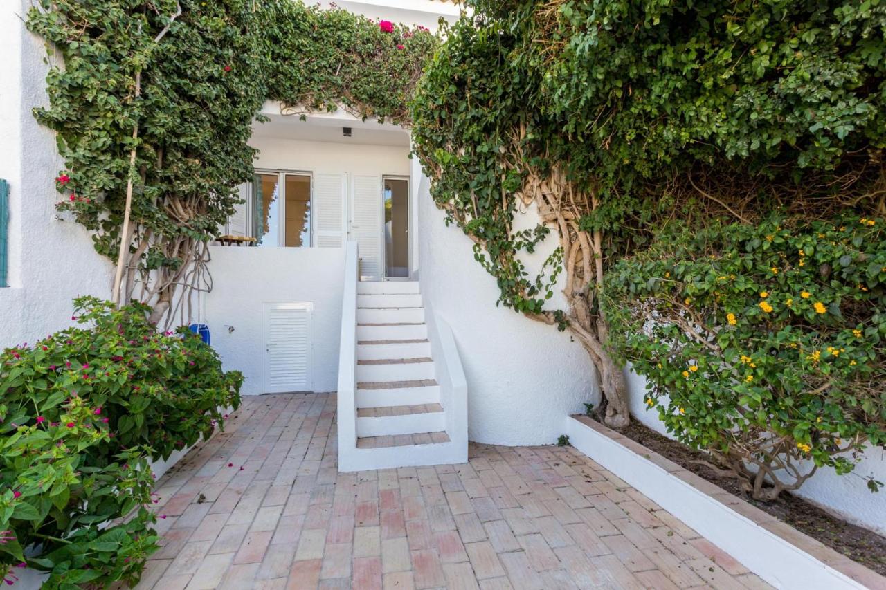 CoolHouses Algarve Luz, 3 Bed Townhouse w/ beautiful sea view, Luz Bay 76 - Chambres d'hôtes Senhora da Luz