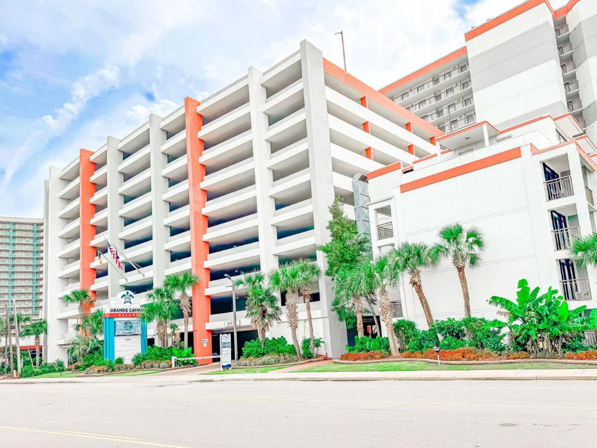 Ocean Wink at Grande Cayman Resort w Lazy River - Chambres d'hôtes Myrtle Beach