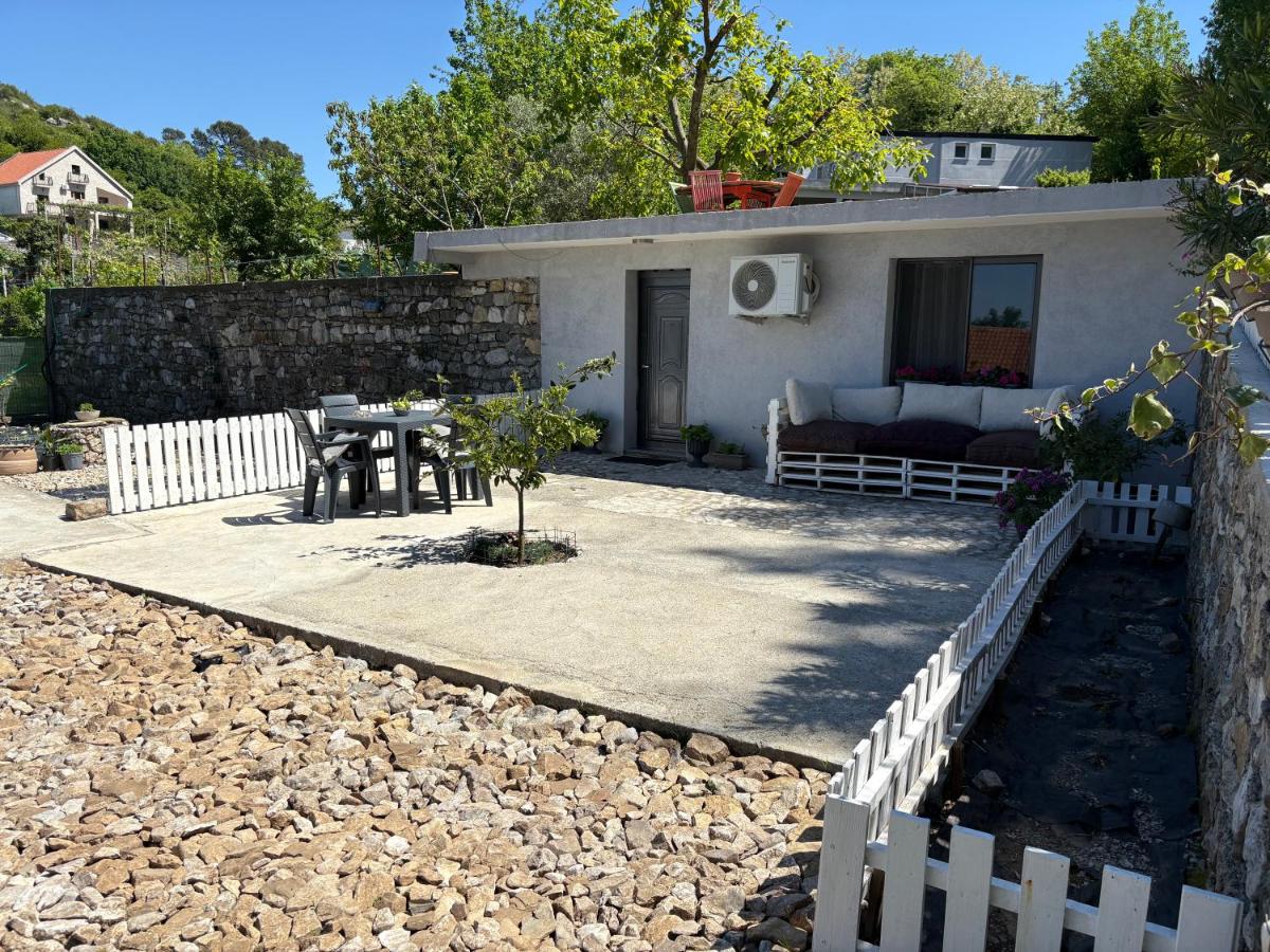 Tiny home at the castle - Ferienwohnung Shkodra