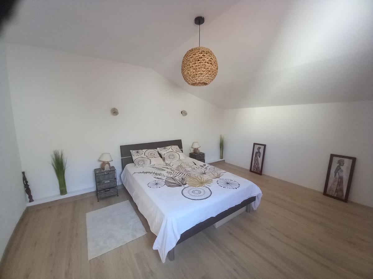 appartement Les pins proche mer - Chambres d'hôtes Pézenas