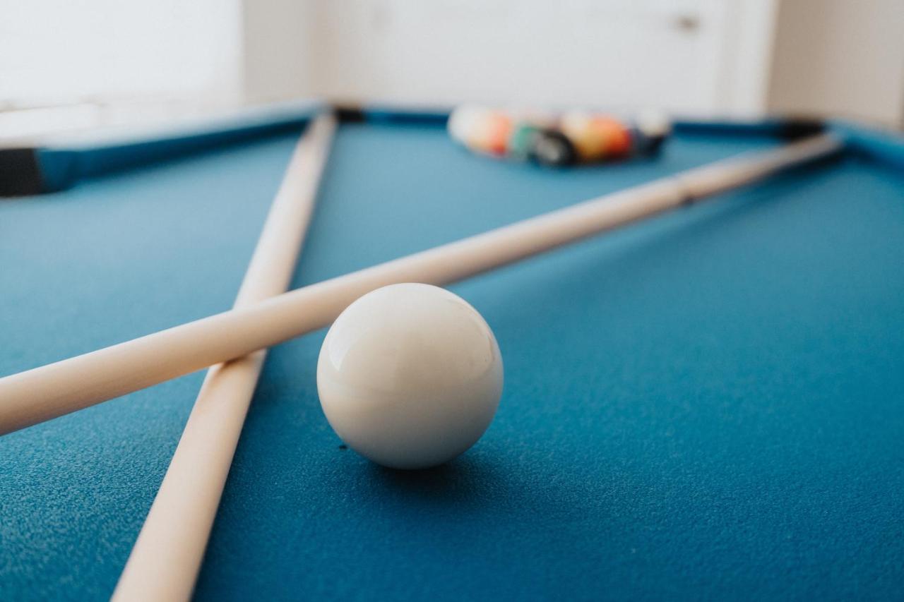 Stunning 3BD Home - Pool Table - Salford City Centre - Chambres d'hôtes Manchester