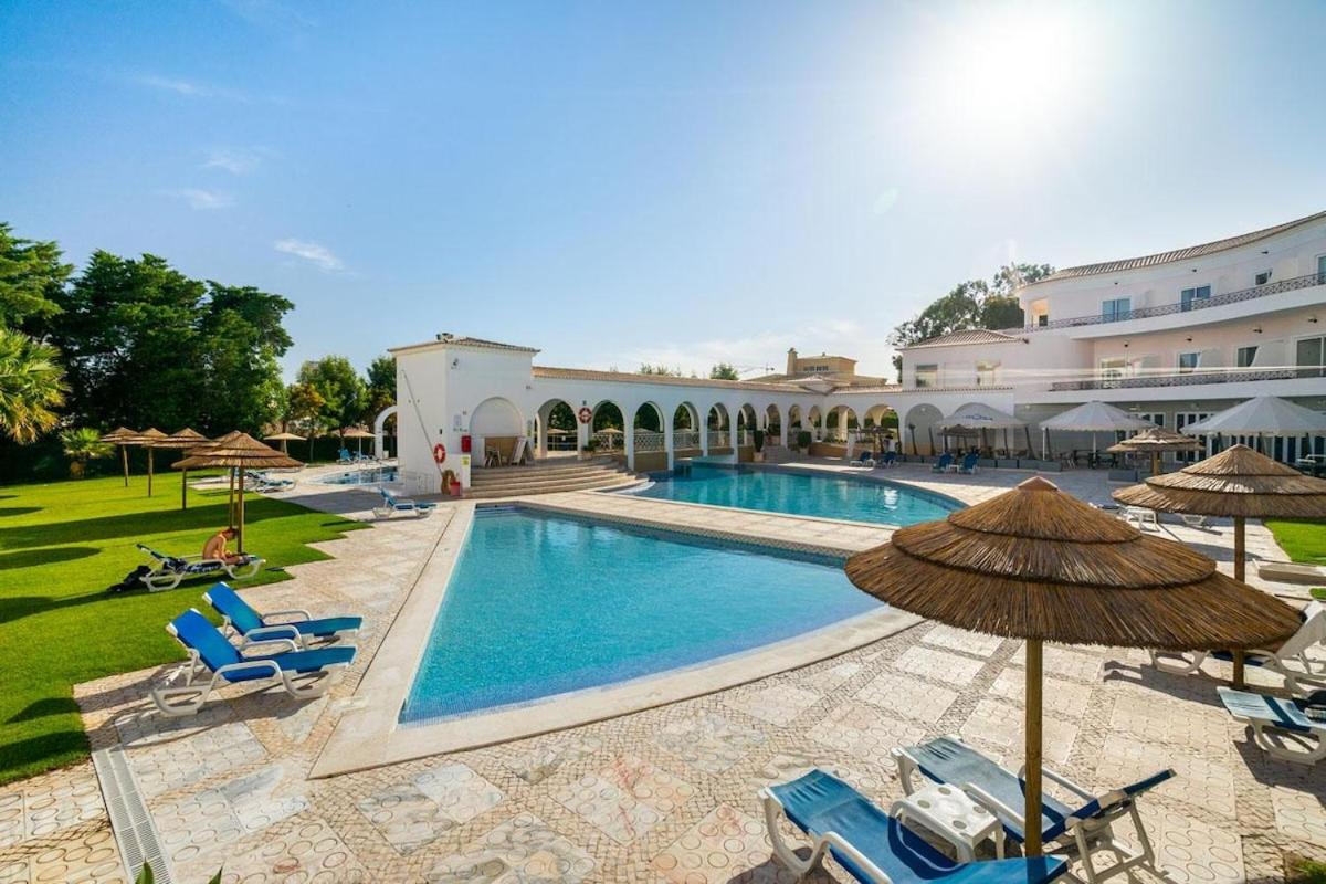 La Casa - Vila Rosa by CORAL - Pool Resort - B&B Portimão