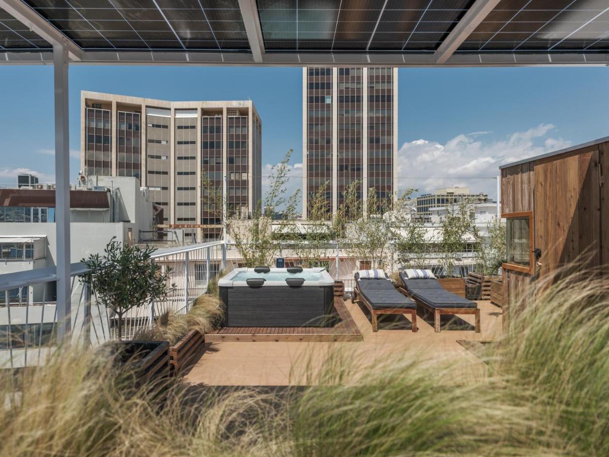 Unique solar penthouse with jacuzzi and sauna in central Athens - B&B Atene
