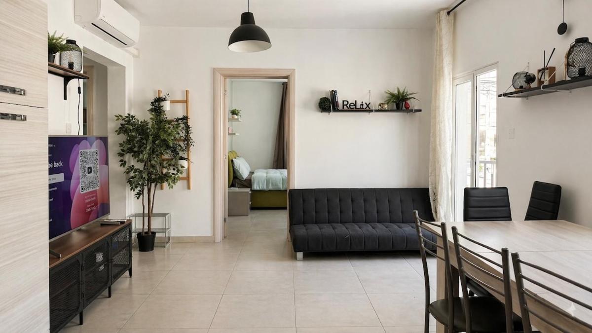 Calypso 1 Spacious Apartment with Mercury Tower View in Central Paceville Close to Nightlife - Bed and Breakfast San Ġiljan