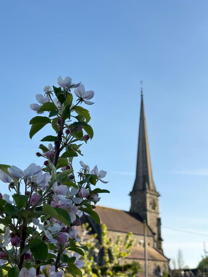 Tŷ Twt - B&B Pontardawe