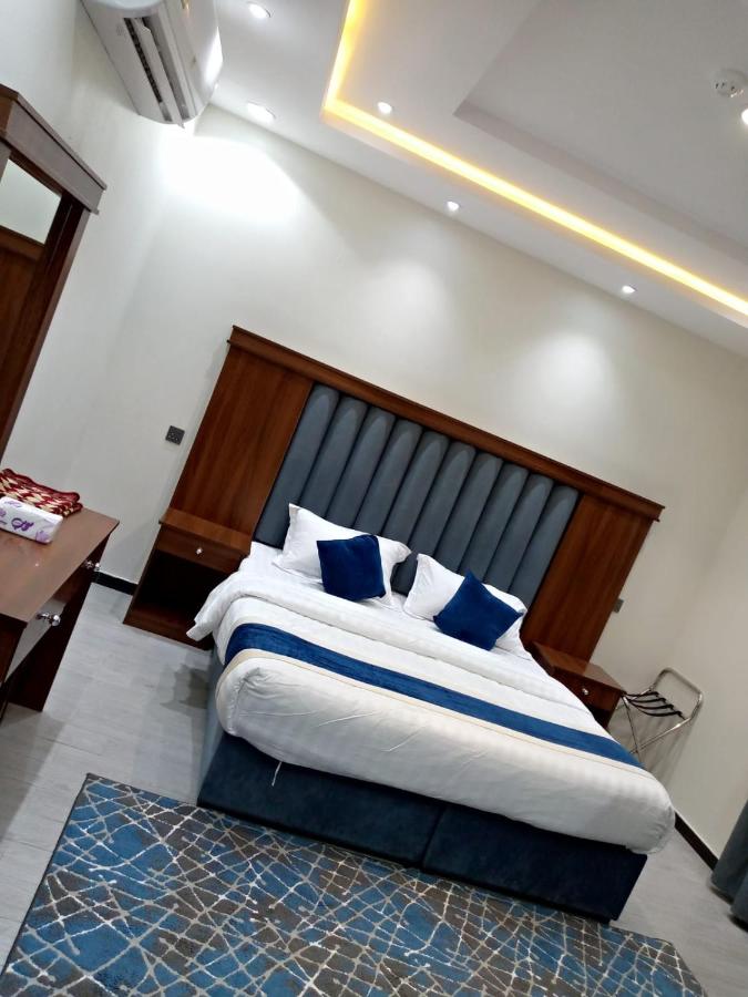 شقق همسة ورد المخدومة - Bed and Breakfast Khamis Mushait
